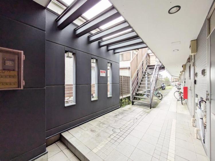 ラルゴ白糸台1階 エントランス