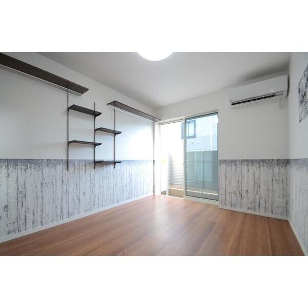 シャトン横浜上大岡101号室 リビング