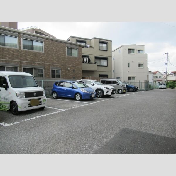 メルカード椿森 駐車場