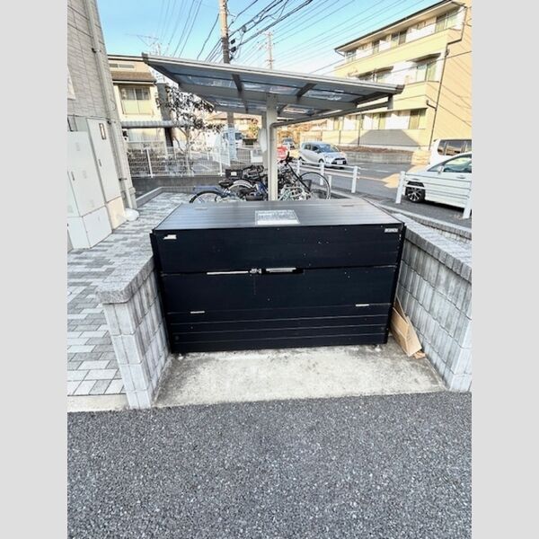 ソレイユ101号室 ゴミストッカー