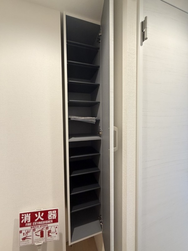 ＬＵＦＴ　ＧＯＫＯＫＵＪＩ2階 玄関