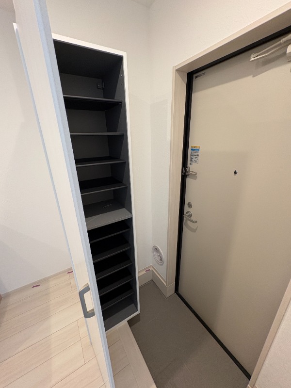 エトワールヴァリ　プレリュード1階 ※105号室は反転