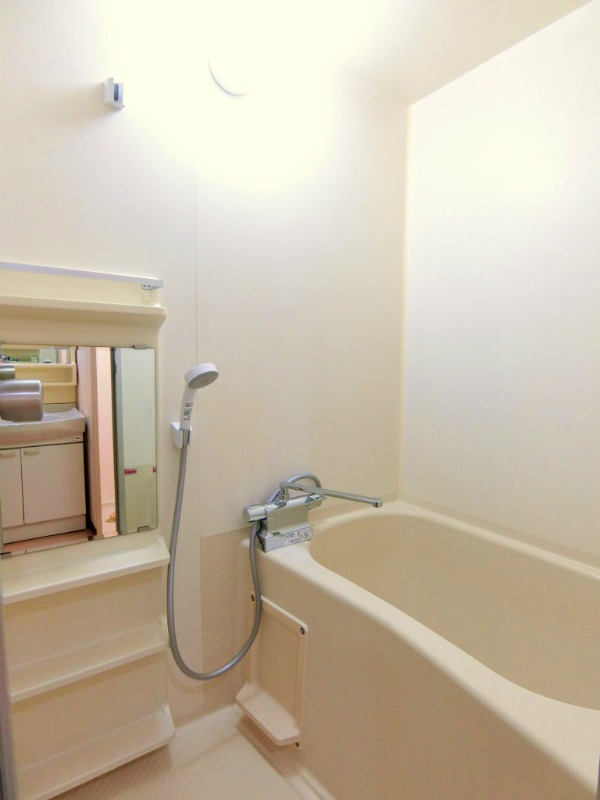 ドミシル池袋1階 綺麗なお風呂でリラックス効果も