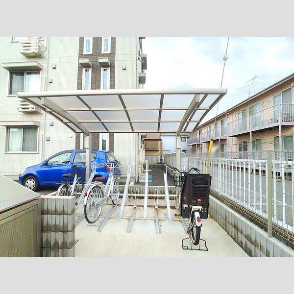 インペリアル 駐輪場