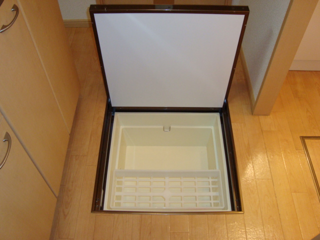 クレール湘南 床下収納