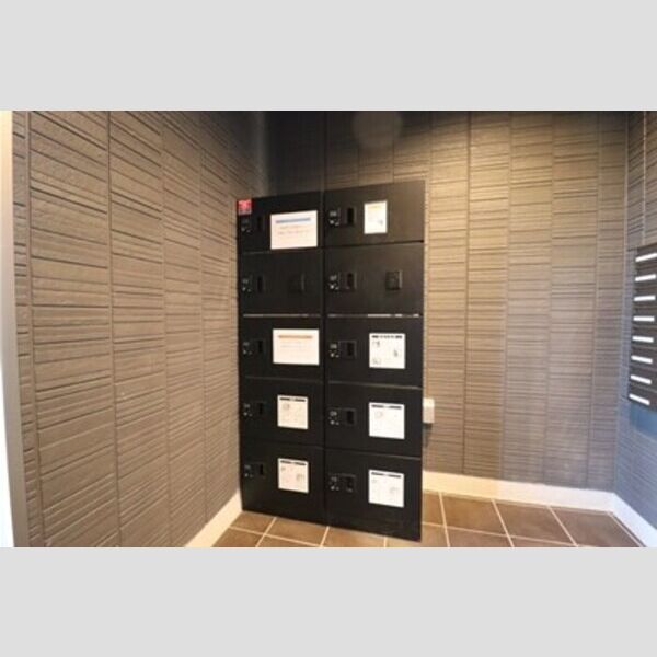 ウエスト レジデンス206号室 宅配ボックス