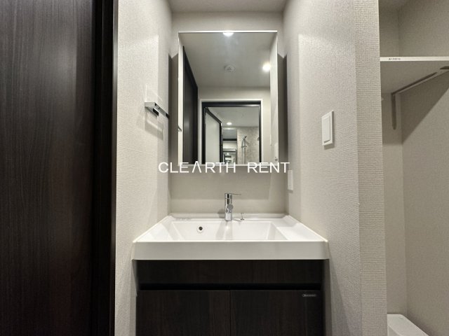 コンシェリア目黒本町 ＴＨＥ ＲＥＳＩＤＥＮＣＥ4階 スタイリッシュな独立洗面化粧台/鏡裏収納あり