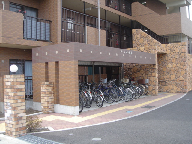 マ・メゾン若草4階 駐輪場！