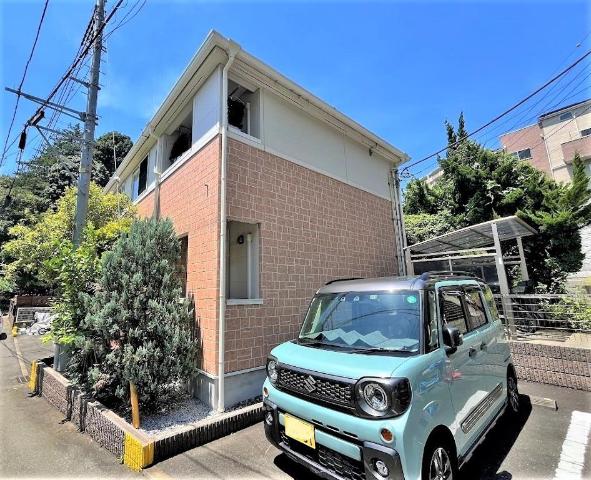 ヴィラ・ドレッセ 外観写真（昼）