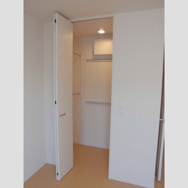 本郷の杜 ブラン302号室 ワンステップクローゼット