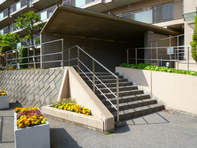 フローラ稲毛 エントランス