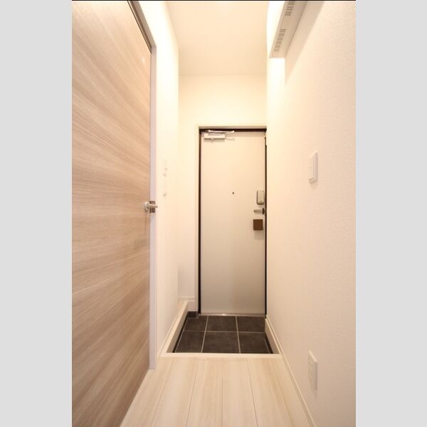 ノーバヤ　カナヤ101号室 玄関