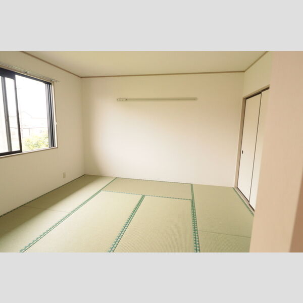 ホワイトハイツ白樺202号室 和室