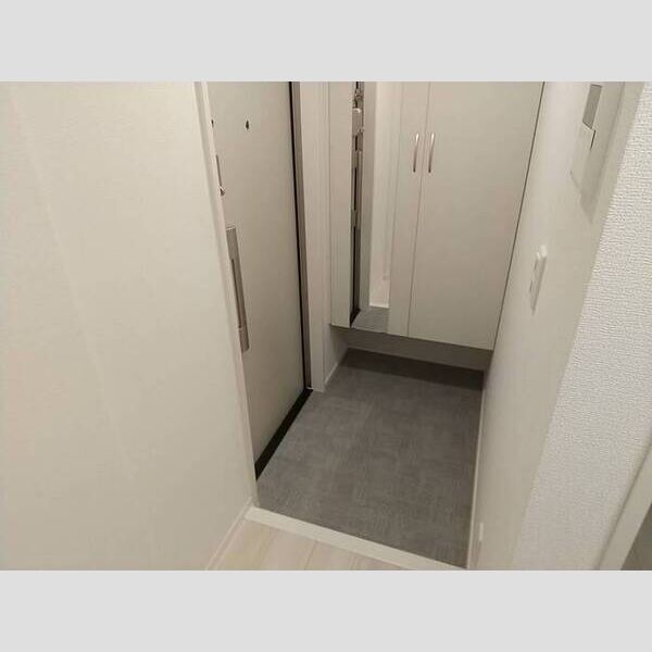 メゾンボヌール 玄関