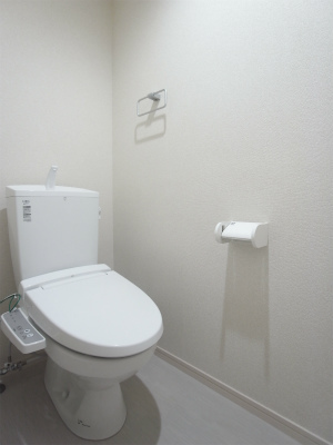 リブリ・根岸 CEREZO3階 トイレ