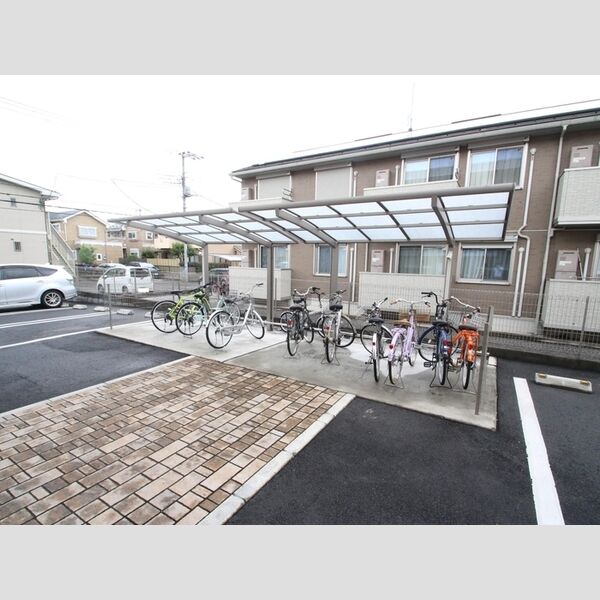 ティルタ　アユ 駐輪場