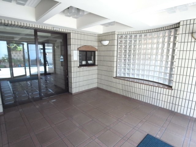 ライオンズマンション中野大和町3階 エントランス