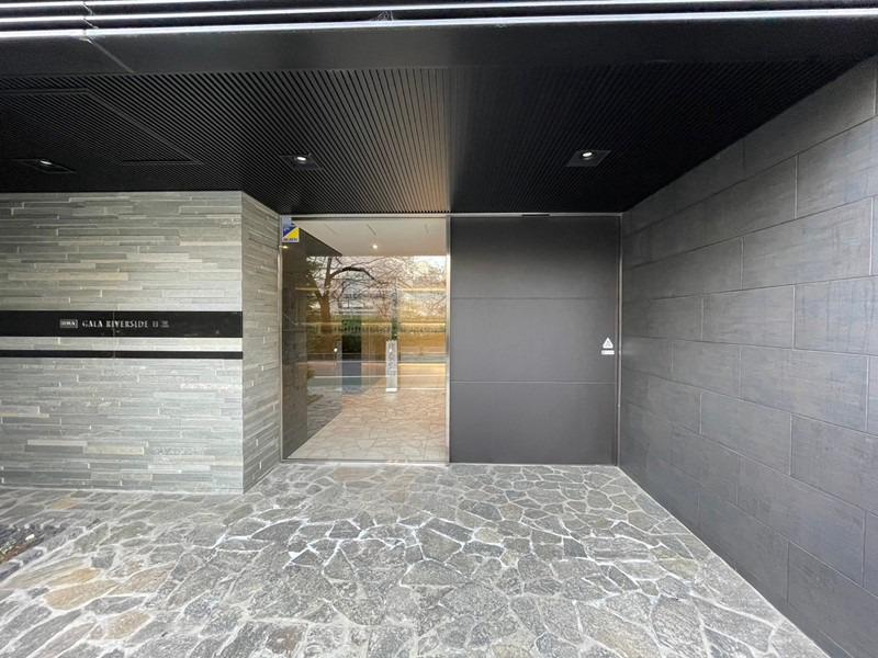 ガーラ・リバーサイド目黒3階 エントランス