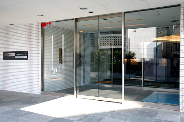 レジディア祐天寺5階 エントランス