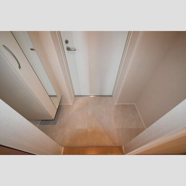 メゾン・ド・シルキー202号室 玄関