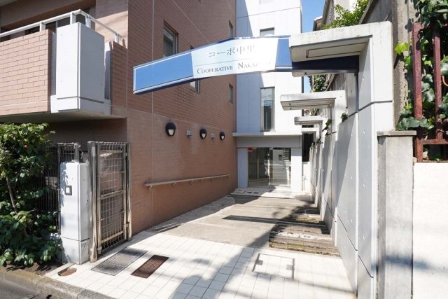 コーポ中里4階 エントランス