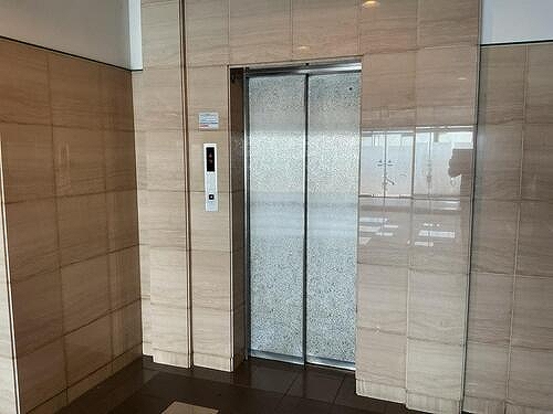 ライオンズマンション鎌倉七里ガ浜海岸3階 エレベータ