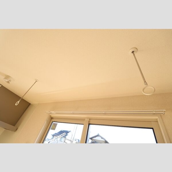 カインドコープ　Ⅱ105号室 室内物干し金物