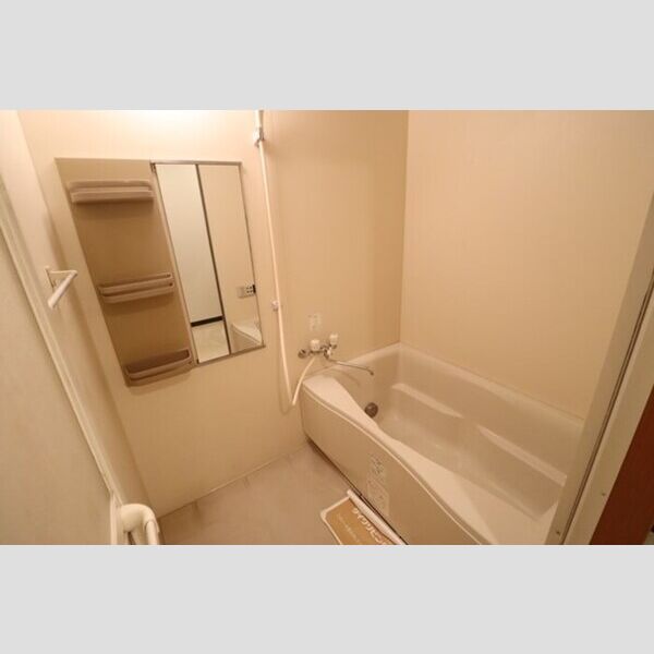 フレグランス303号室 追い焚き機能付きバス