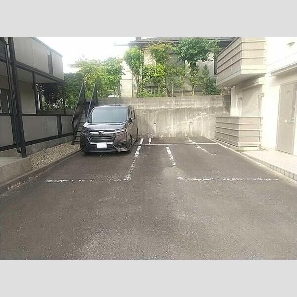 トレゾール 駐車場