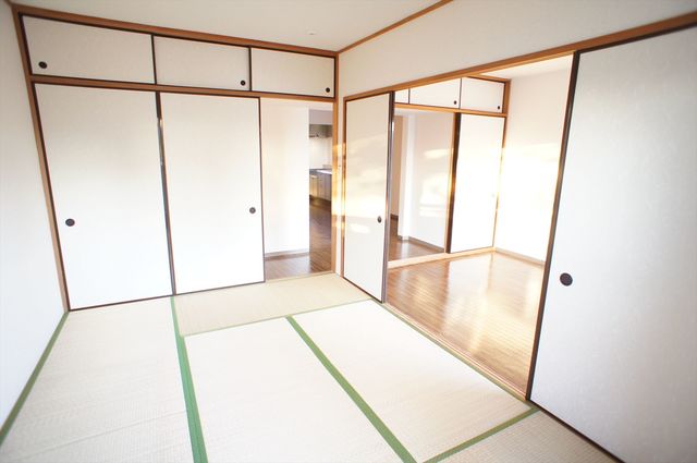 ファミーユ浜野0304号室 和室でゴロゴロできますね