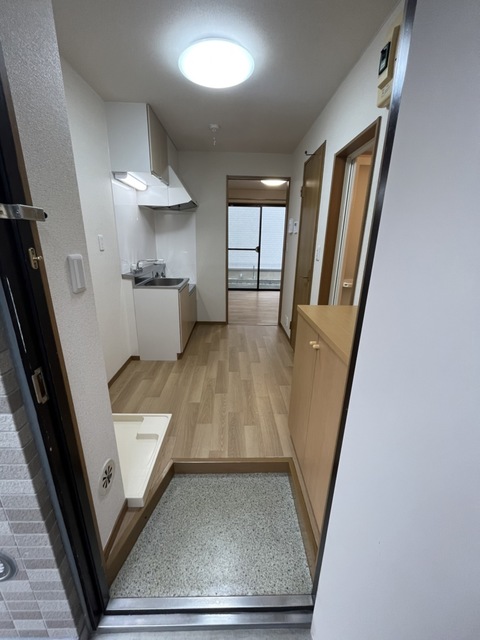 エスポワール井上0103号室 玄関