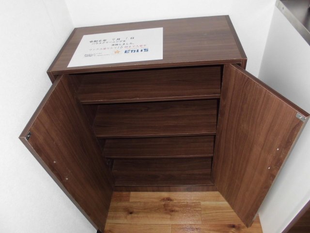 ラ・ファミーユ湖北 C棟103号室 玄関