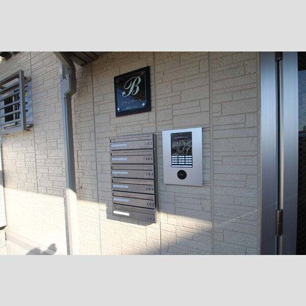 プランドールB エントランスはオートロック!