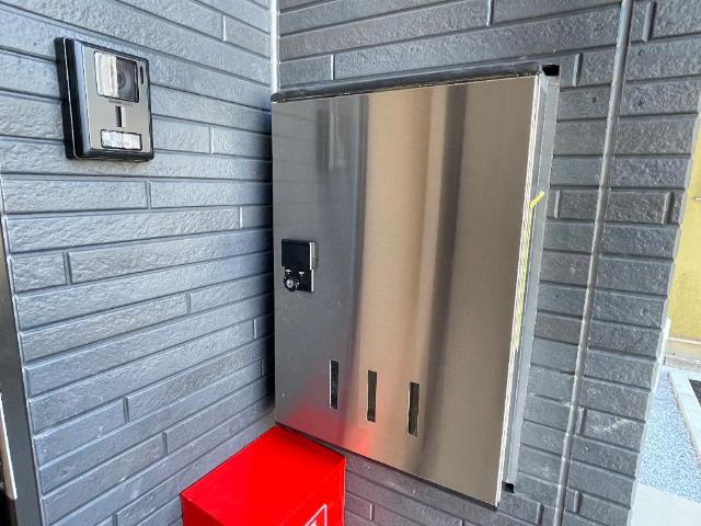 ベル203号室 宅配ボックス