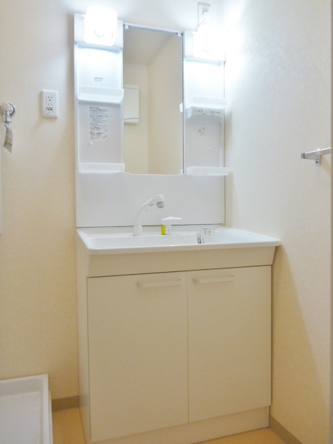 ファミーリェ希望ヶ丘　Ａ棟 ※別号室の参考写真(現況優先・仕様違いの場合あり)