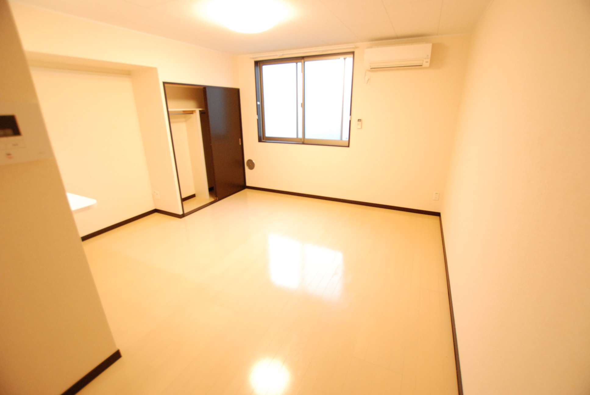 レオネクストビィグラッドⅡ ※1Ｆはフローリング　2Ｆは絨毯使用です。