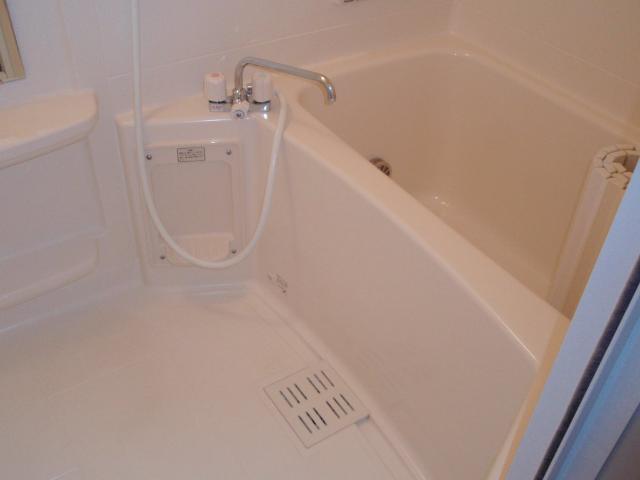 メゾン・ド・ソレイユ202号室 お風呂