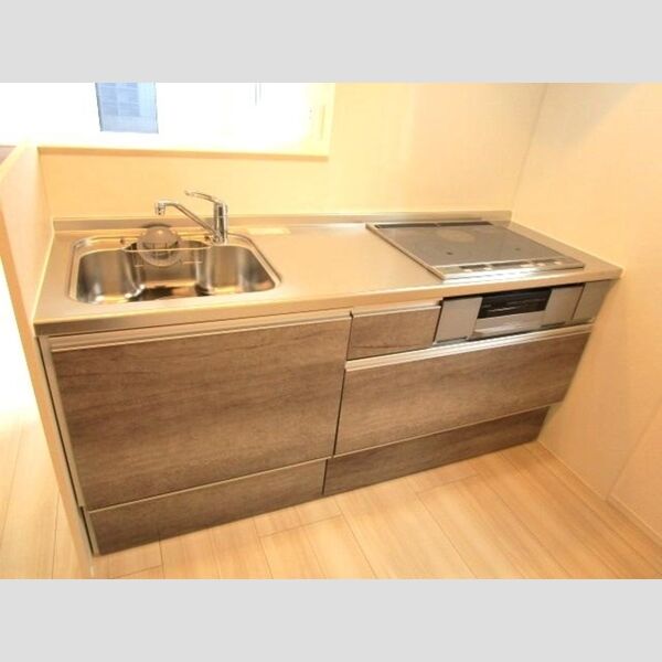 ネルンバ 対面式3口IHヒーター付システムキッチン