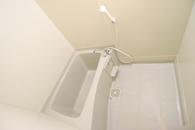 ルーチェ　三ッ藤1階 バス！