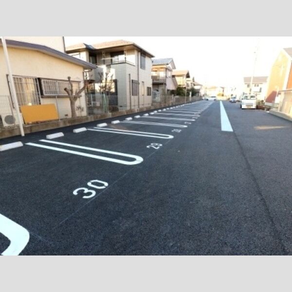 BLESS HOUSE柏西町　B102号室 駐車場