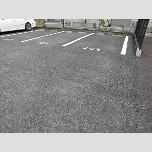 フォレストジョウエイ 駐車場