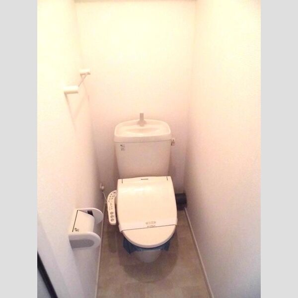 オーガスタ篠崎205号室 温水洗浄便座