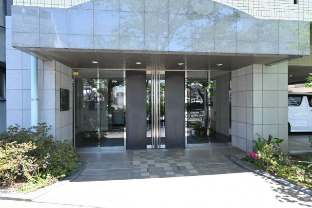 プロフ中野 エントランス