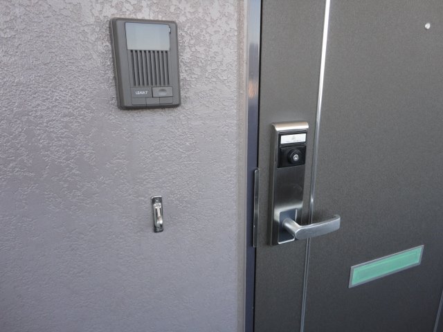 ディア フレンド ＫＯＩＺＵＭＩ206号室 玄関リードフック