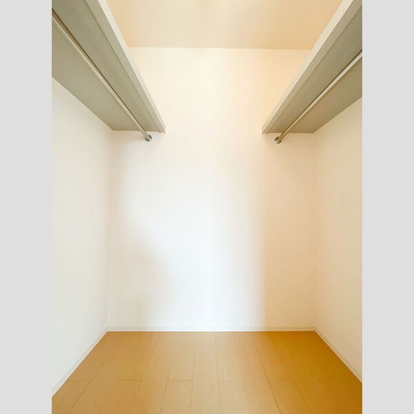 ウィスタリア　F ウォークインクローゼット