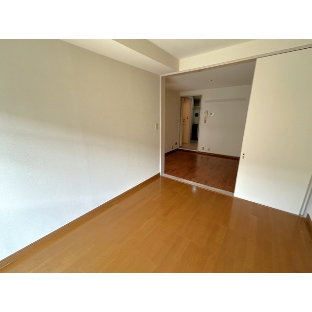 ホワイトパレス大宮207号室 リビング