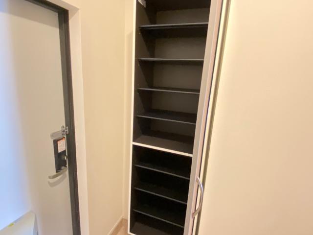 ヴァンベール102号室 下駄箱