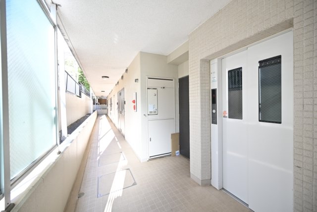 ラ・シード横浜藤が丘2階 エントランス