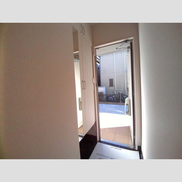 スターエイト202号室 玄関