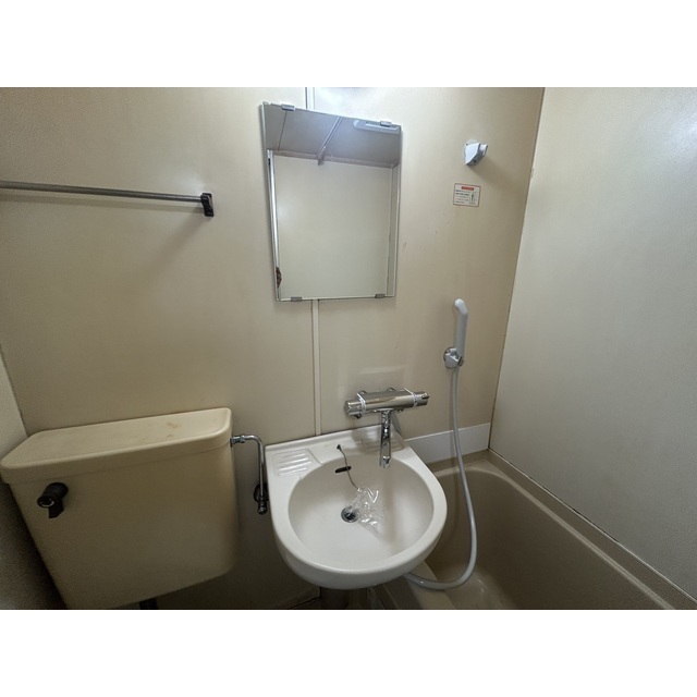 エルピゾ東邦203号室 内観